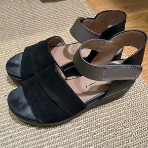 Naked Feet Woman’s Koda Wedge Sandals - Black - 7 M